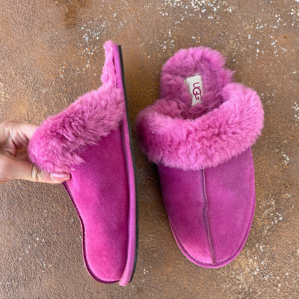 Funky monkey pink ugg tazz slippers sz 7